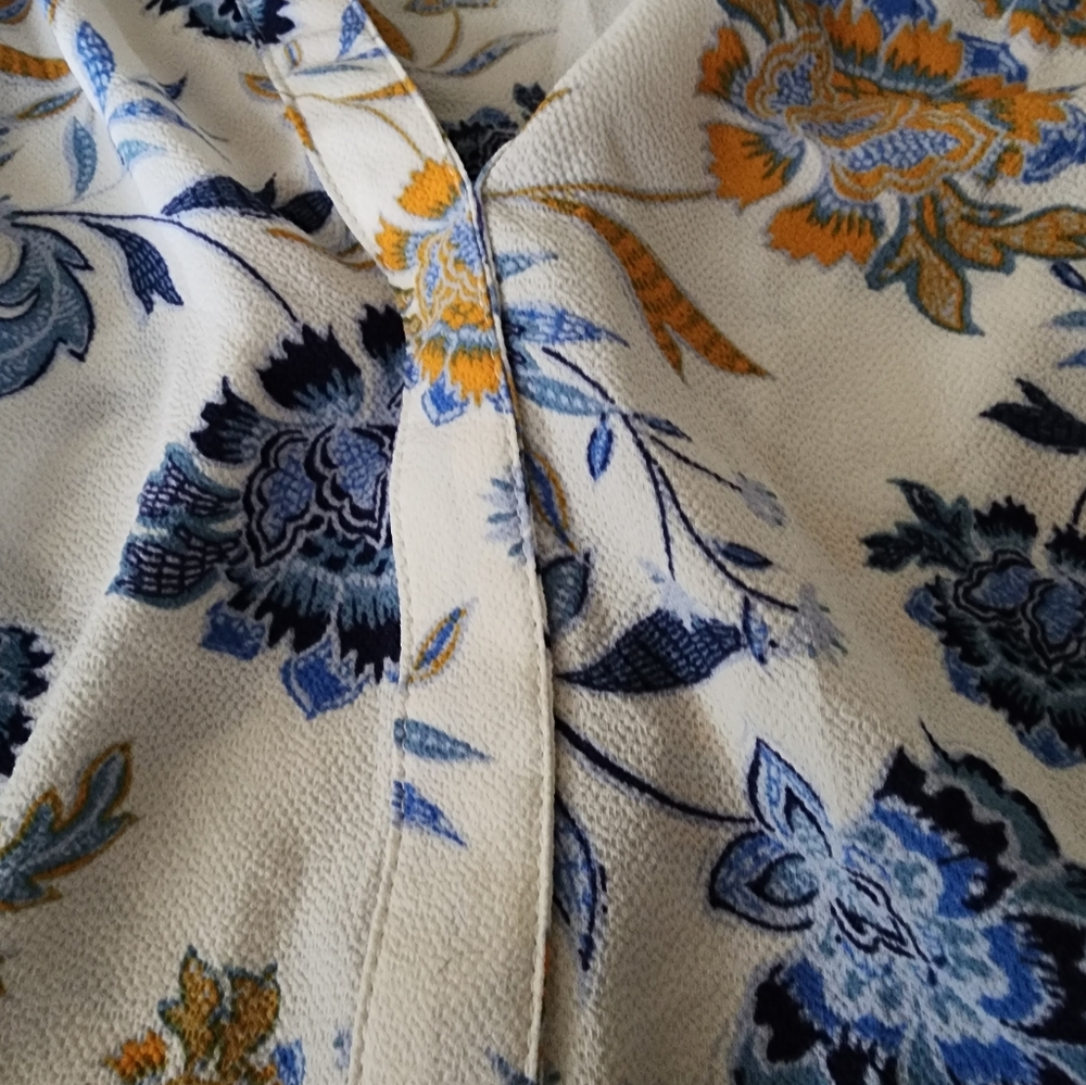 41 Hawthorn Plus Size Floral Print Women's Blouce - Picture 7 of 7